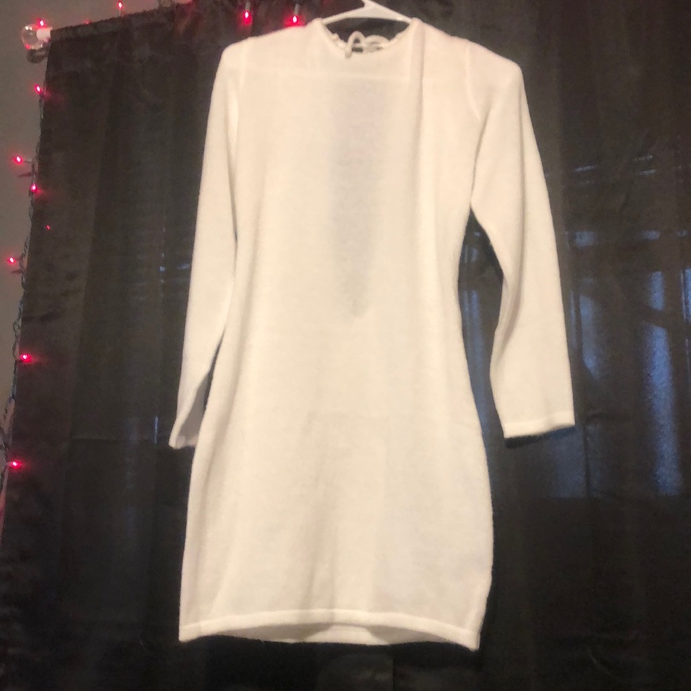 Comfortable and cute white sweater dress. Never been worn